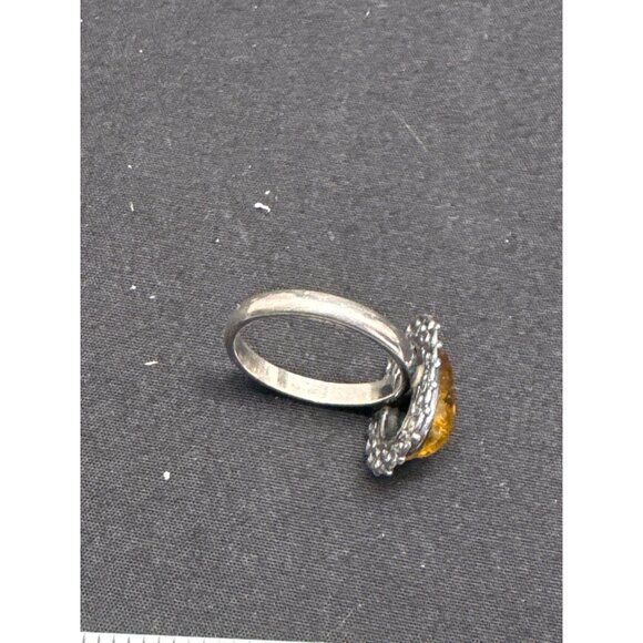 Vintage Sterling Silver Ring With Amber Oval Stone & Decorative Bezel Setting - Picture 5 of 11